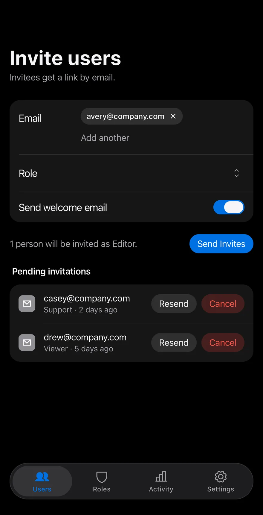 Users Invite on iOS in dark mode